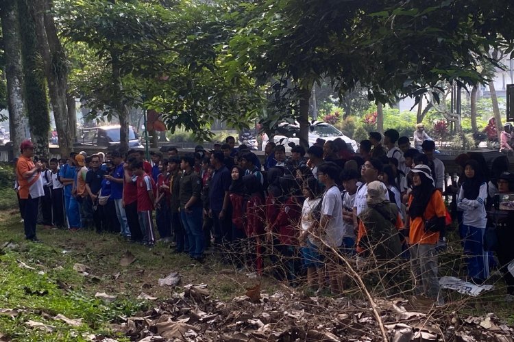 Aksi Bersih Kali (Sungai) Di Sepanjang Tanggul Kali Kota Magelang Demi Kelestarian Lingkungan